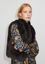 Load image into Gallery viewer, Toscana Shearling Reversible Cropped Gilet
