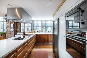 2 bed lofty style apartment (city)