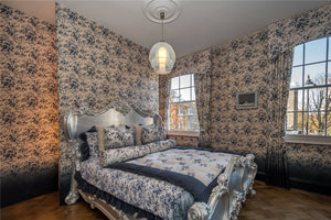 3 bed end terrace house (Islington)