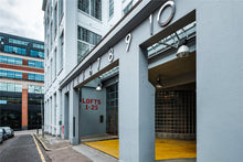 Load image into Gallery viewer, 2 bed lofty style apartment (city)
